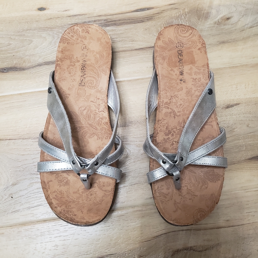 BEARPAW Women's Silver Sandals Slip On Size 11